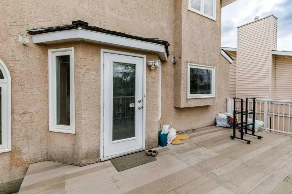 92 Anquetel Street Red Deer AB T4R 2K7