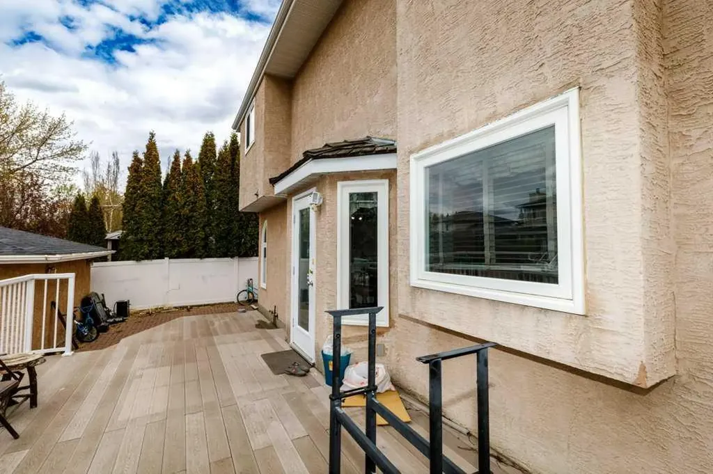 92 Anquetel Street Red Deer AB T4R 2K7