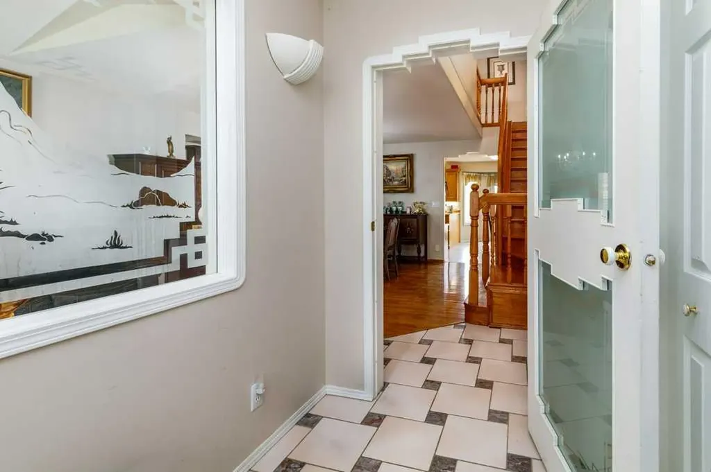 92 Anquetel Street Red Deer AB T4R 2K7