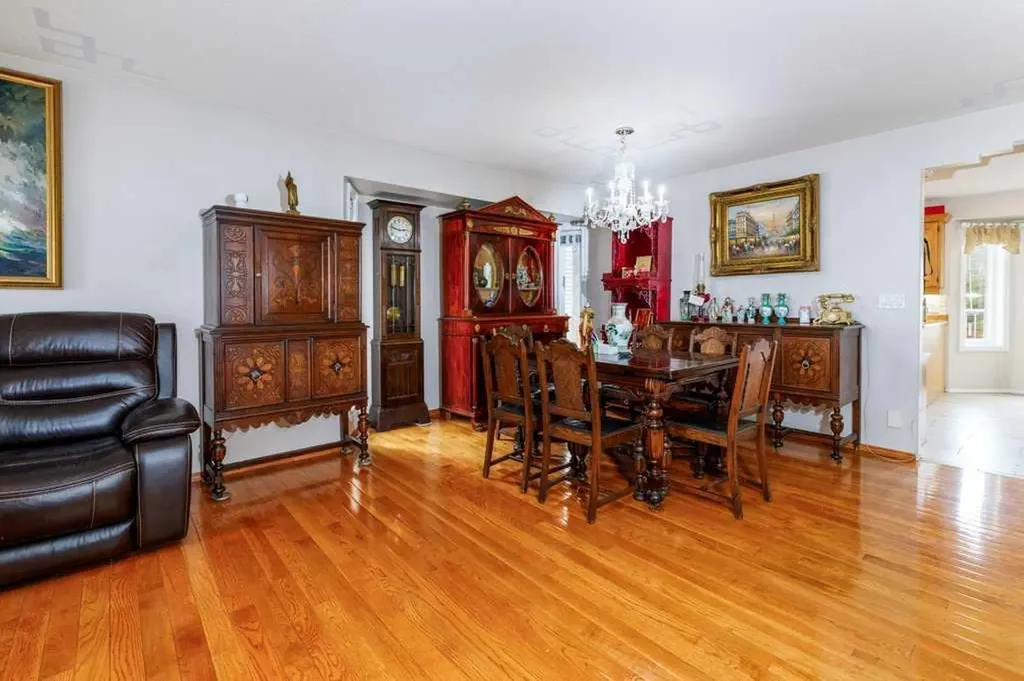 92 Anquetel Street Red Deer AB T4R 2K7