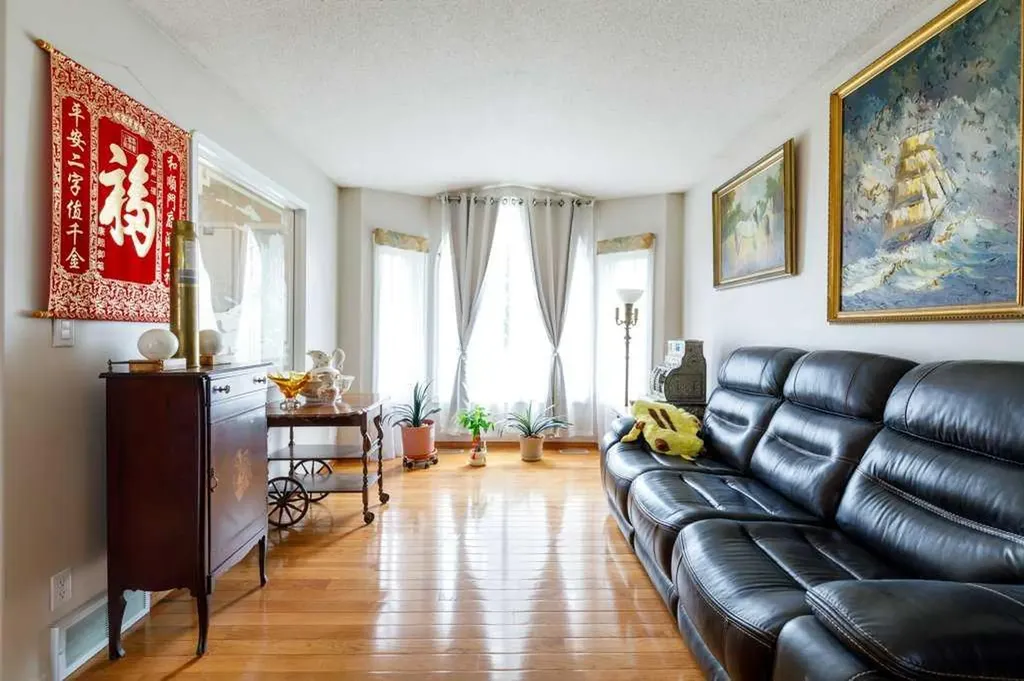 92 Anquetel Street Red Deer AB T4R 2K7