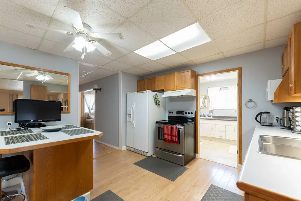 212 20 Street Fort Macleod AB T0L 0Z0