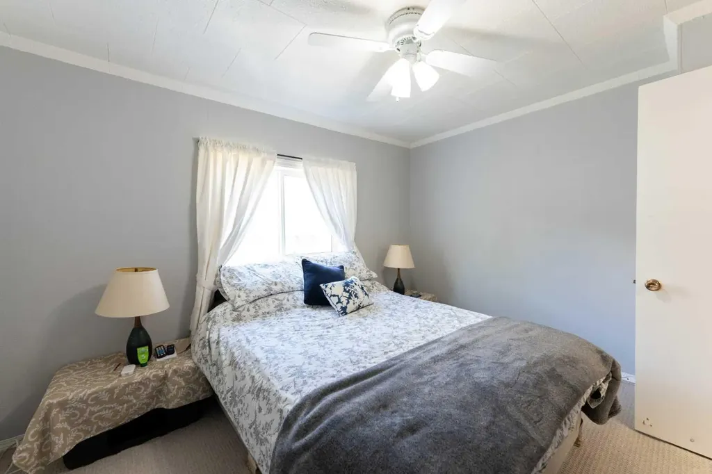 212 20 Street Fort Macleod AB T0L 0Z0