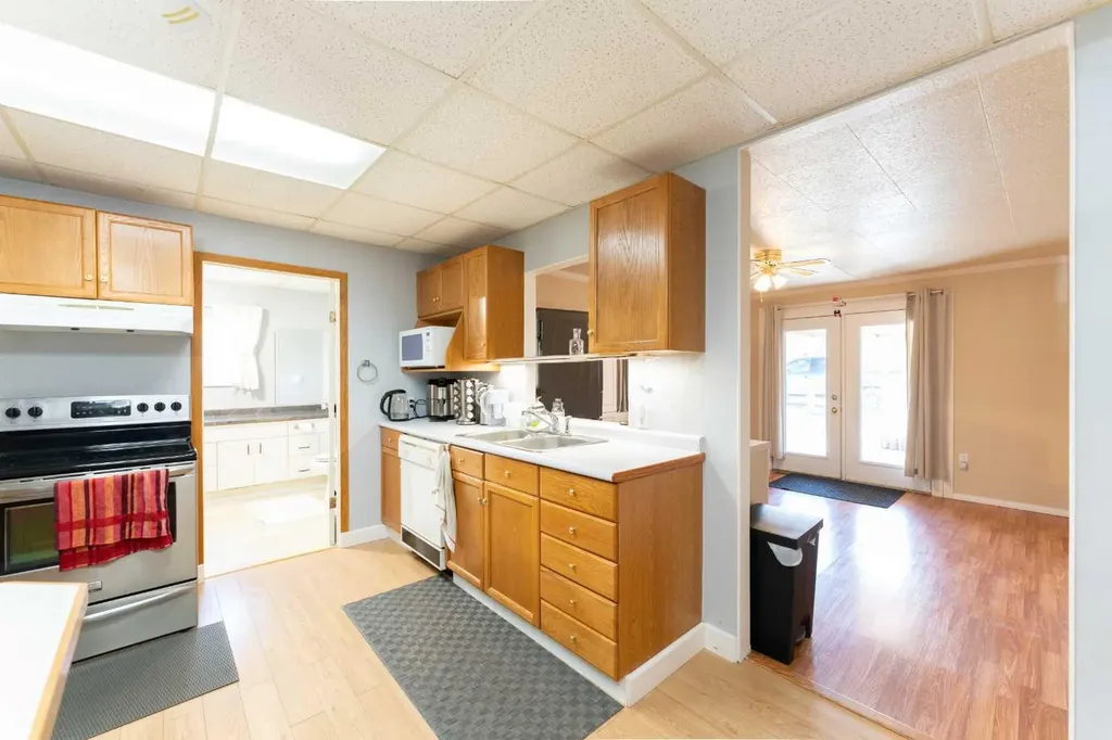 212 20 Street Fort Macleod AB T0L 0Z0