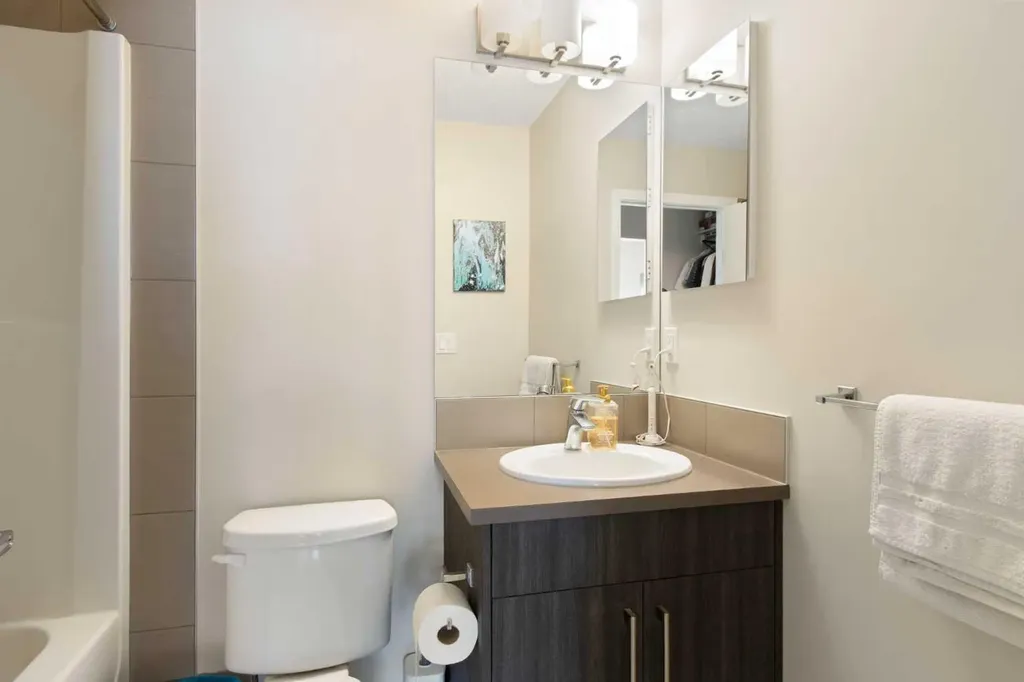 215 Marquis Lane SE Calgary AB T3M2G6
