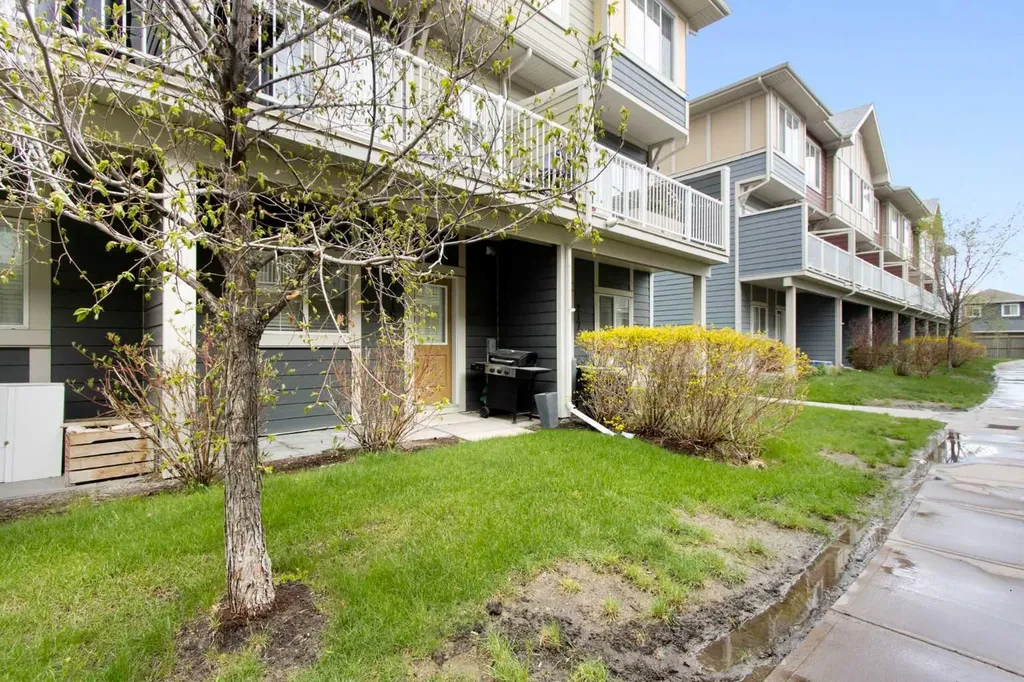 215 Marquis Lane SE Calgary AB T3M2G6