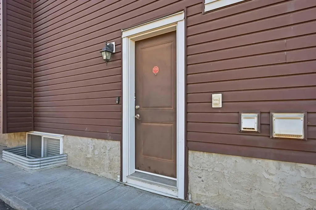 59 Redstone Park NE Calgary AB T3N 0K1