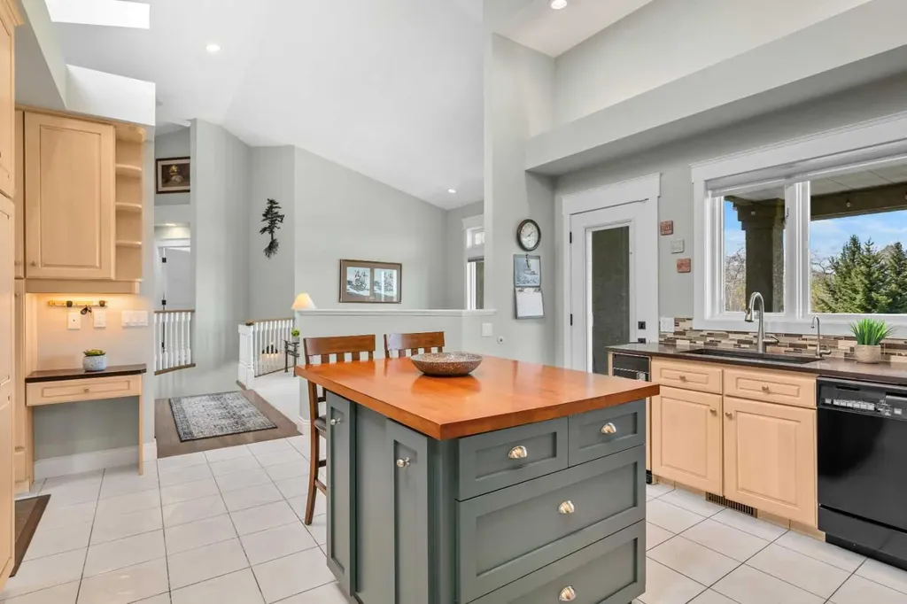 176113 168 Avenue W Rural Foothills County AB T1S 0Z7