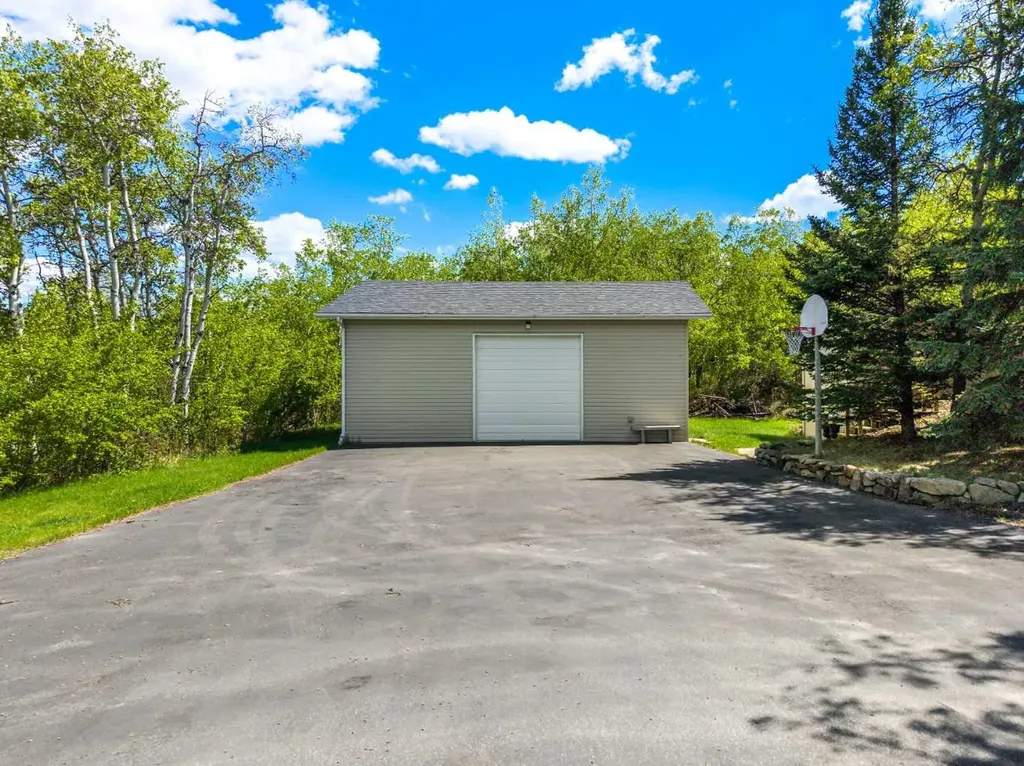 176113 168 Avenue W Rural Foothills County AB T1S 0Z7