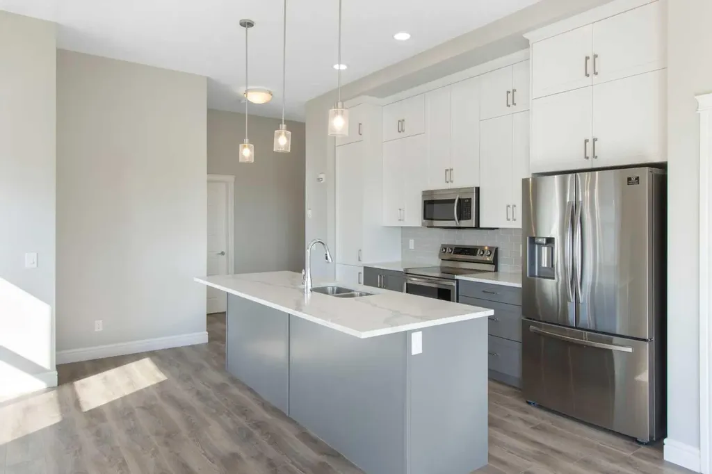 19661 40 Street SE Calgary AB T3M3H3