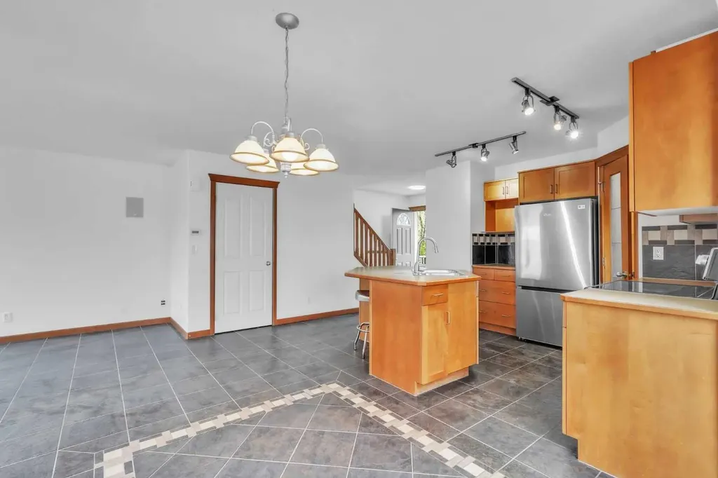 141 Cramond Close SE Calgary AB T3M 1C2
