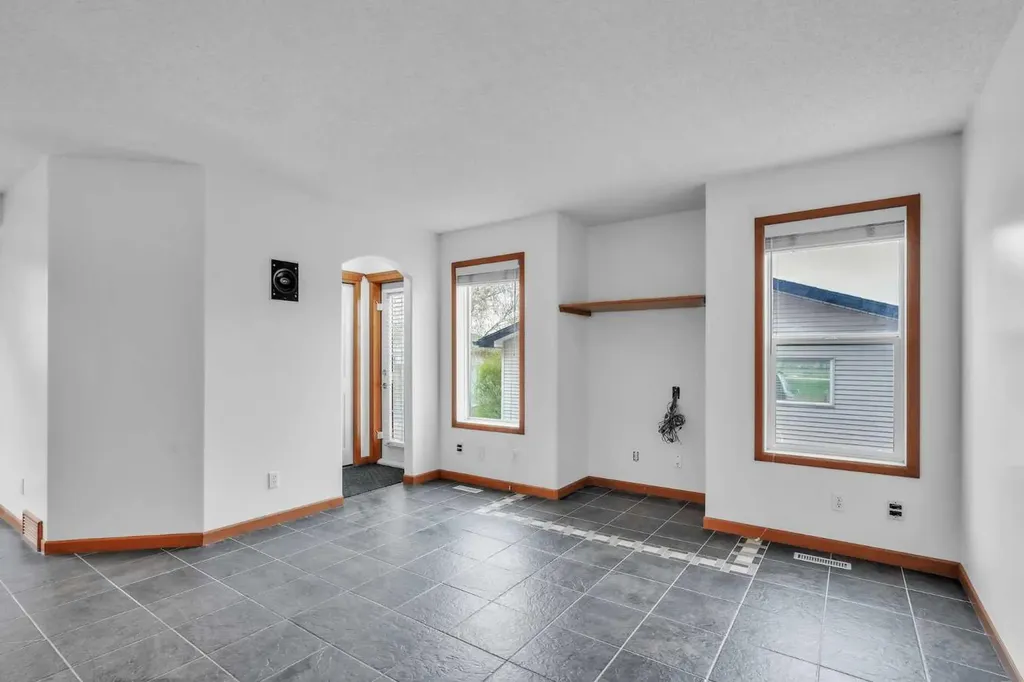 141 Cramond Close SE Calgary AB T3M 1C2
