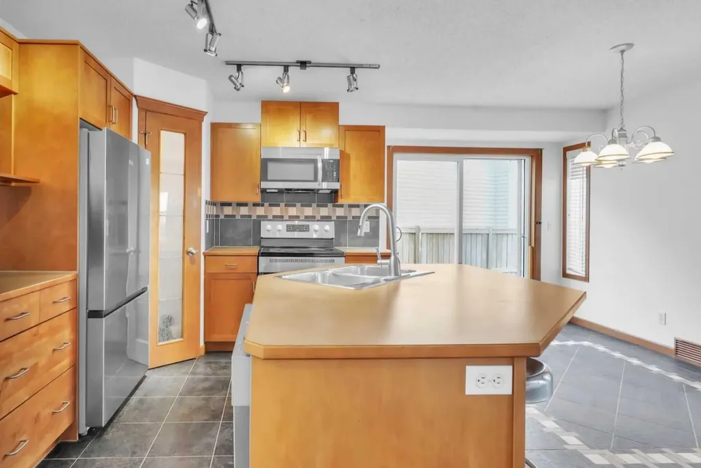 141 Cramond Close SE Calgary AB T3M 1C2