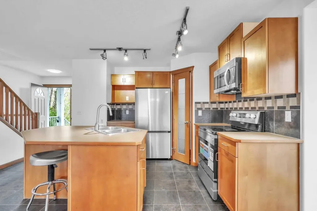 141 Cramond Close SE Calgary AB T3M 1C2