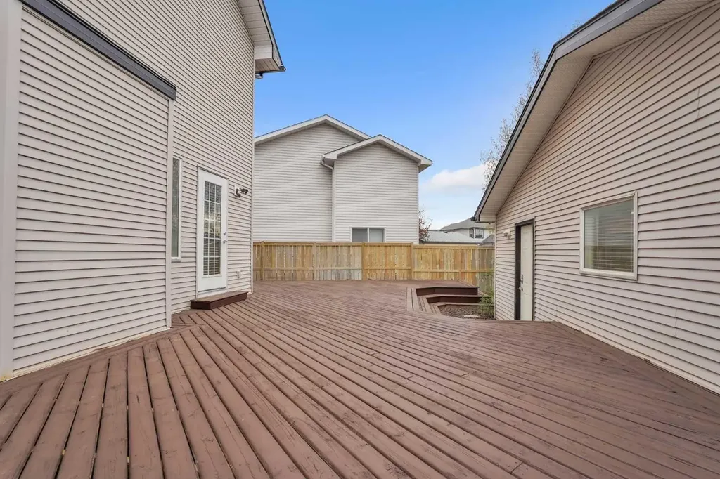 141 Cramond Close SE Calgary AB T3M 1C2