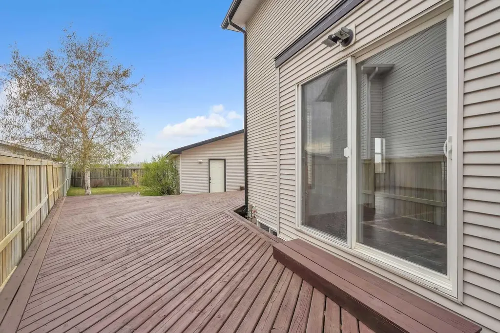141 Cramond Close SE Calgary AB T3M 1C2