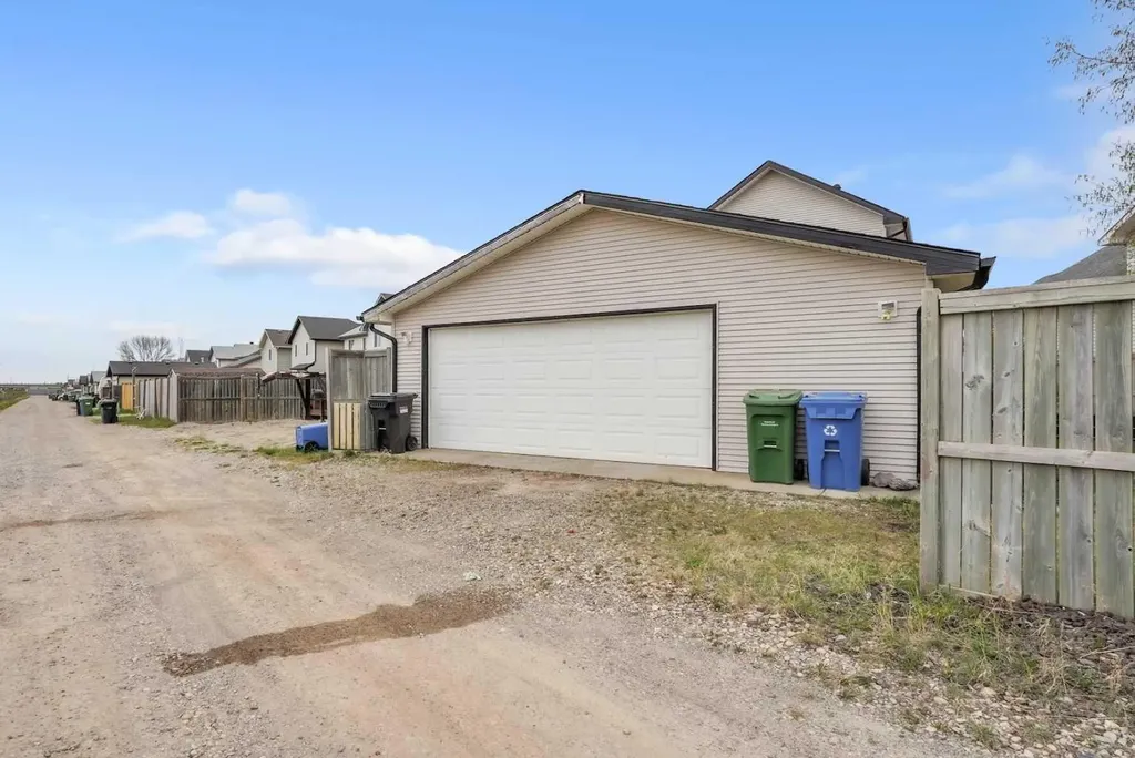 141 Cramond Close SE Calgary AB T3M 1C2