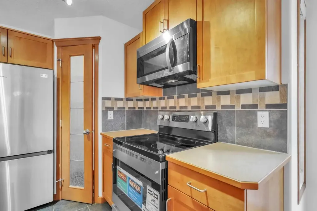 141 Cramond Close SE Calgary AB T3M 1C2