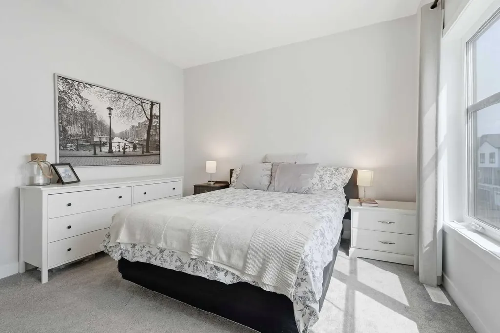 207 Les Jardins Park SE Calgary AB T2C 5V3