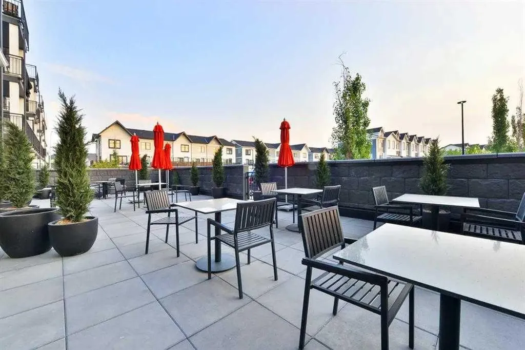207 Les Jardins Park SE Calgary AB T2C 5V3