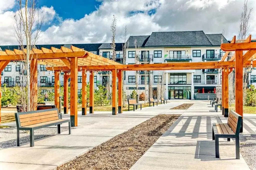 207 Les Jardins Park SE Calgary AB T2C 5V3