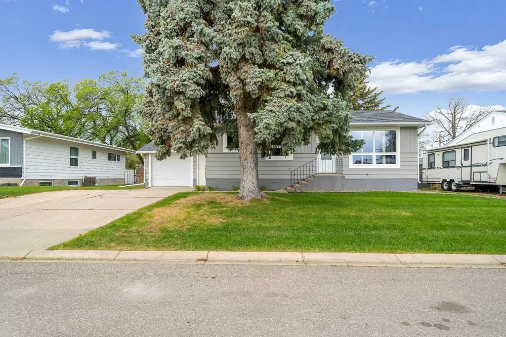 5716 53 Street Taber AB T1G 1W5