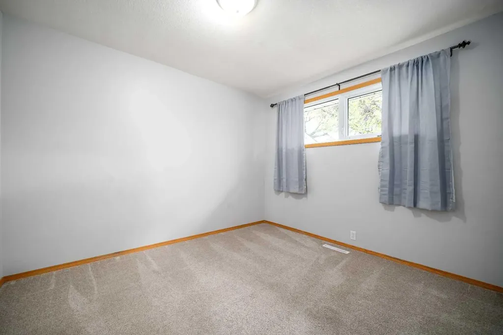 5716 53 Street Taber AB T1G 1W5