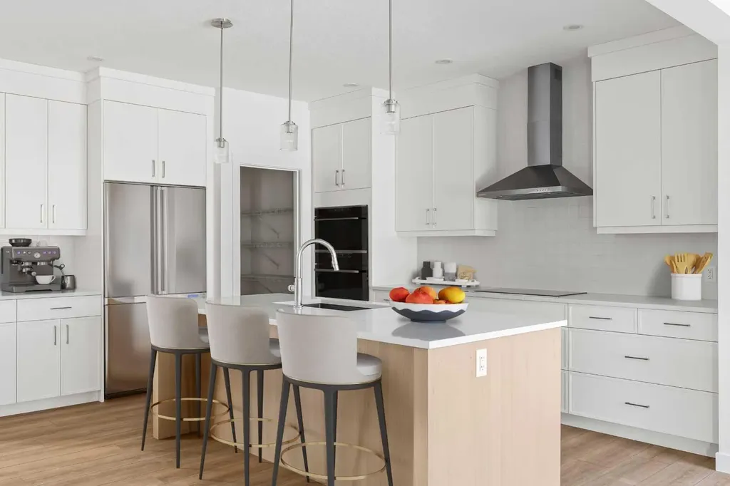 486 Lucas Way NW Calgary AB T3P 2E7