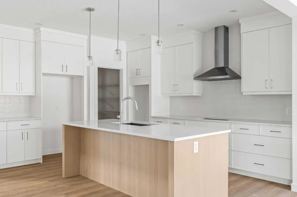 486 Lucas Way NW Calgary AB T3P 2E7