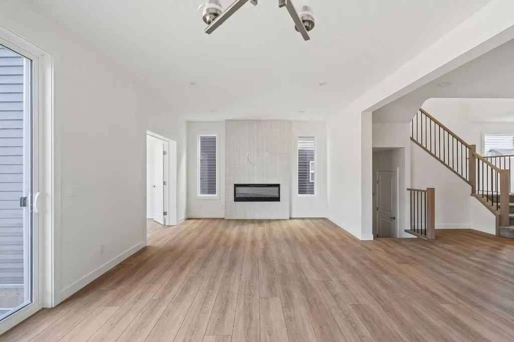 486 Lucas Way NW Calgary AB T3P 2E7