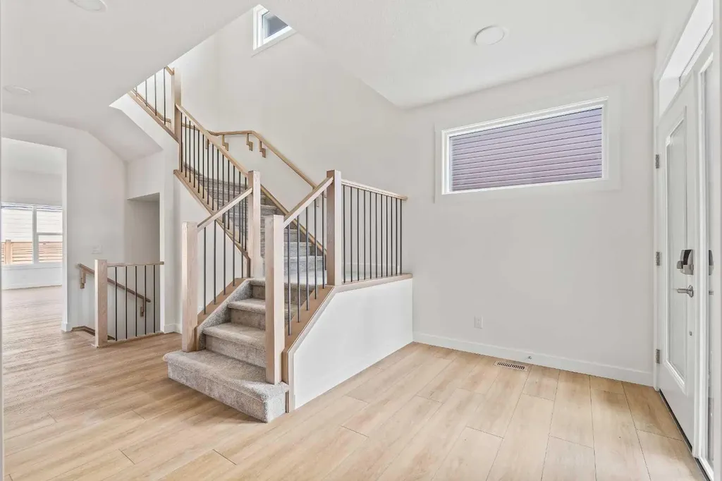 486 Lucas Way NW Calgary AB T3P 2E7