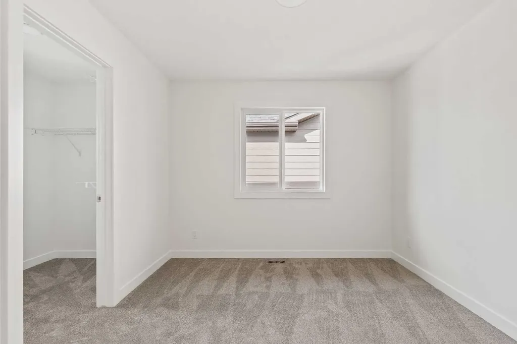 486 Lucas Way NW Calgary AB T3P 2E7
