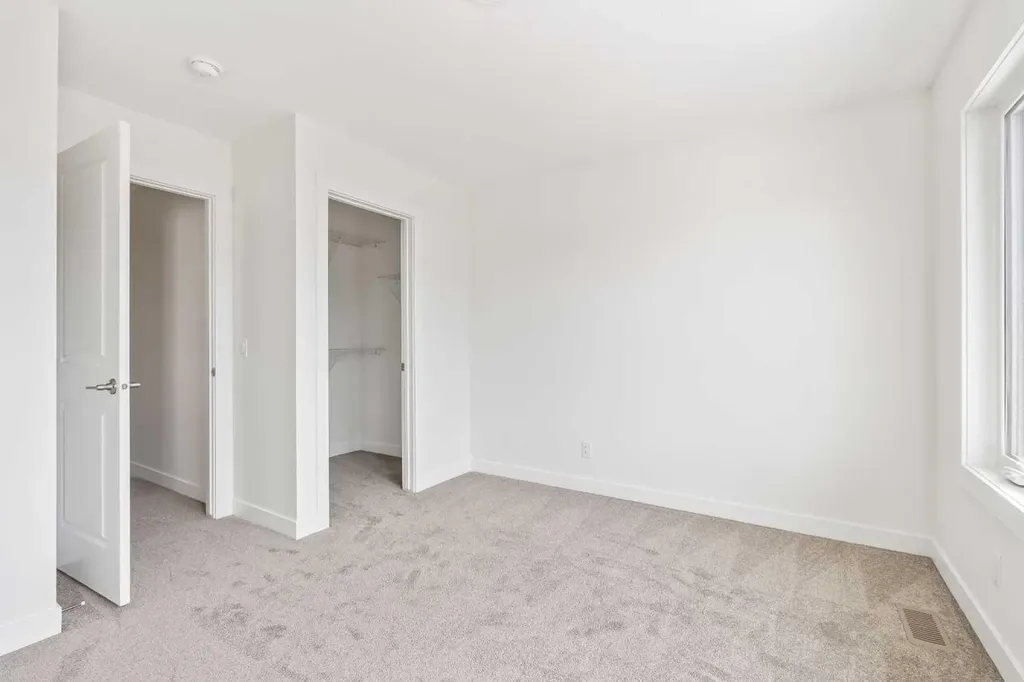 486 Lucas Way NW Calgary AB T3P 2E7