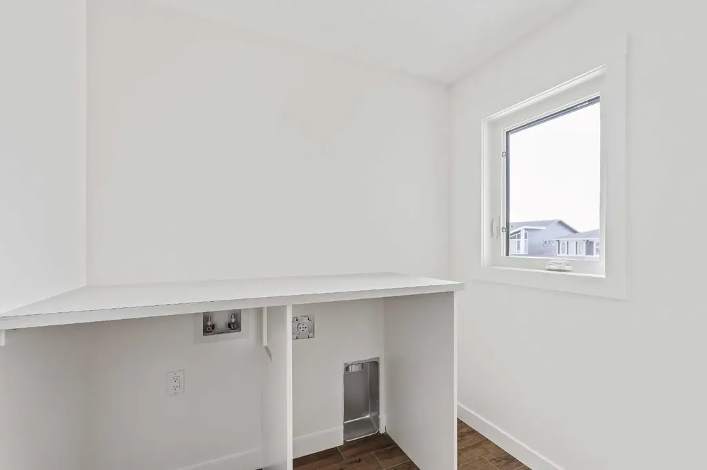 486 Lucas Way NW Calgary AB T3P 2E7