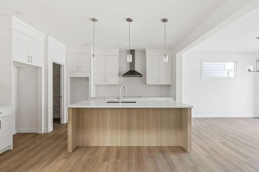 486 Lucas Way NW Calgary AB T3P 2E7