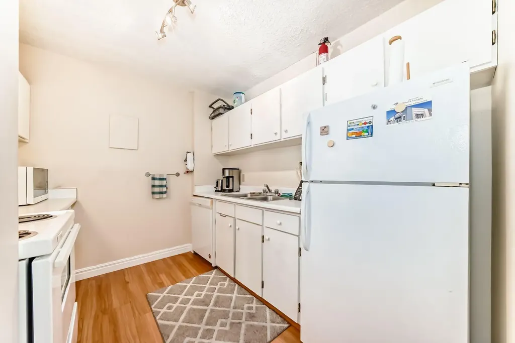 4944 Dalton Drive NW Calgary AB T3A 2E6