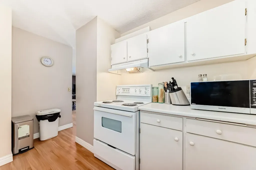 4944 Dalton Drive NW Calgary AB T3A 2E6