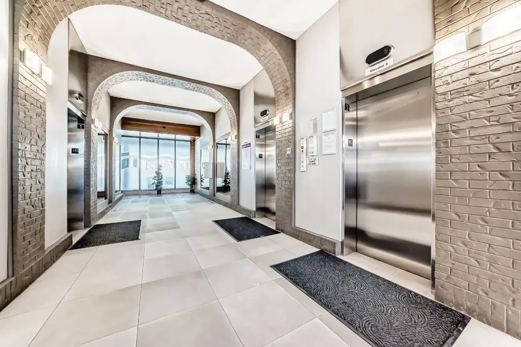 4944 Dalton Drive NW Calgary AB T3A 2E6