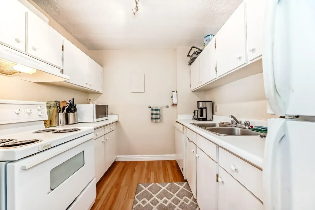 4944 Dalton Drive NW Calgary AB T3A 2E6