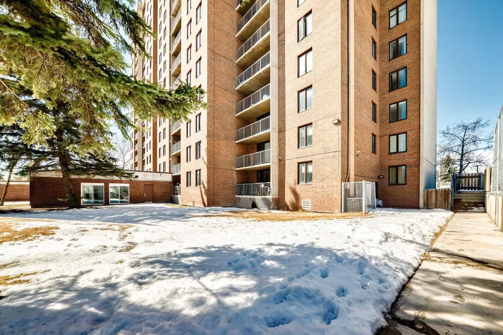 4944 Dalton Drive NW Calgary AB T3A 2E6