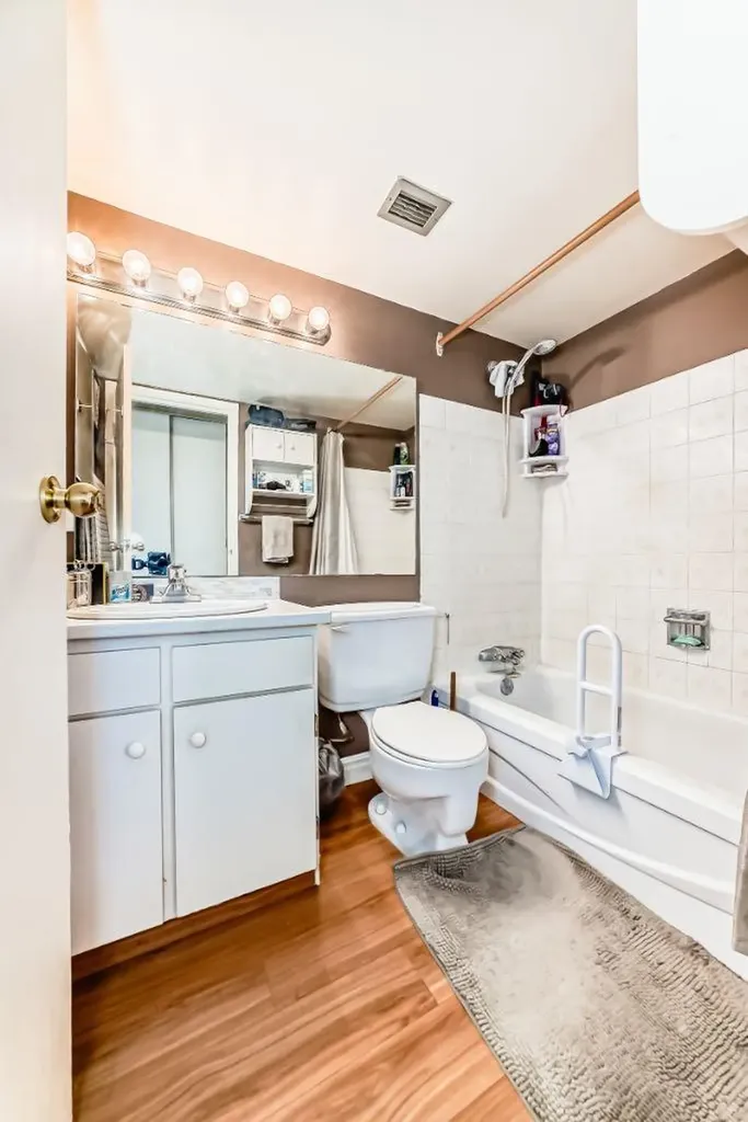 4944 Dalton Drive NW Calgary AB T3A 2E6