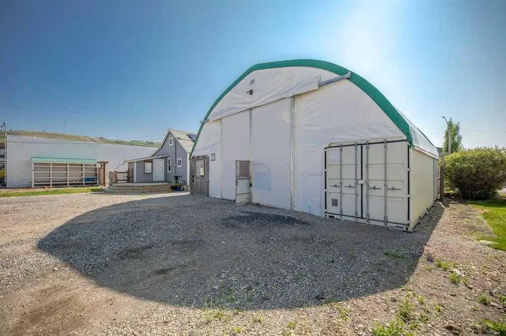 125B River Avenue Cochrane AB T4C 2C2