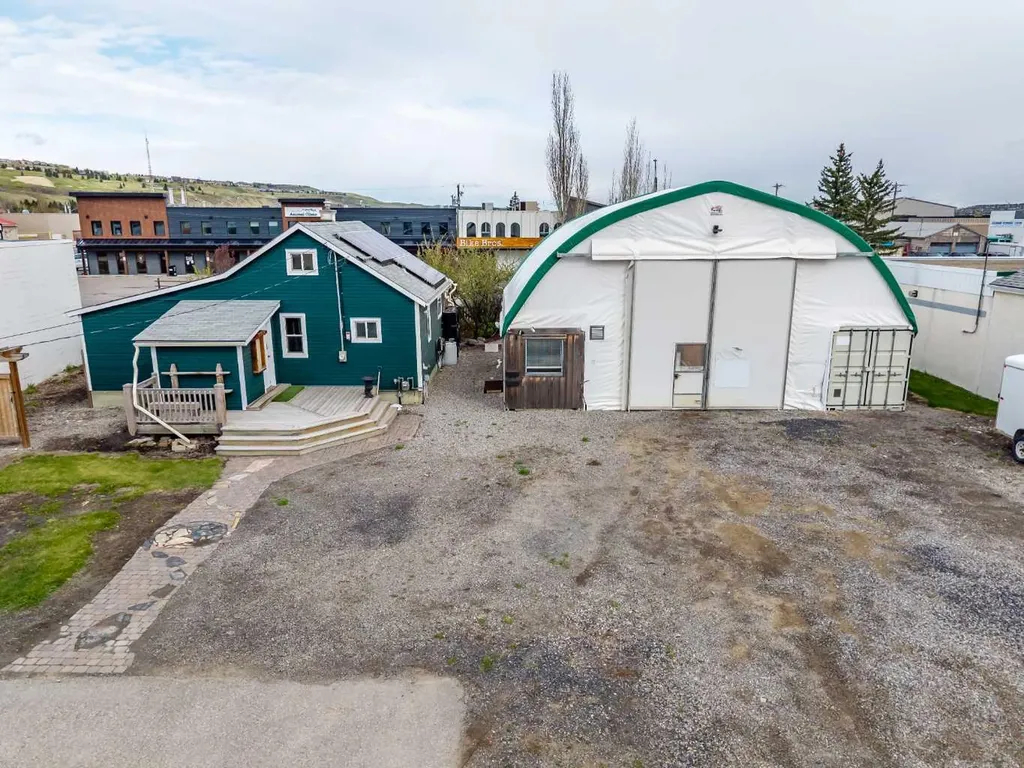 125B River Avenue Cochrane AB T4C 2C2