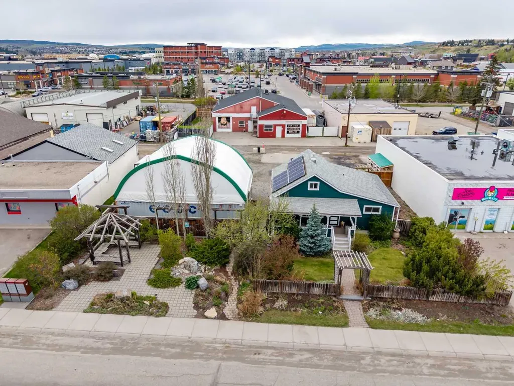 125B River Avenue Cochrane AB T4C 2C2