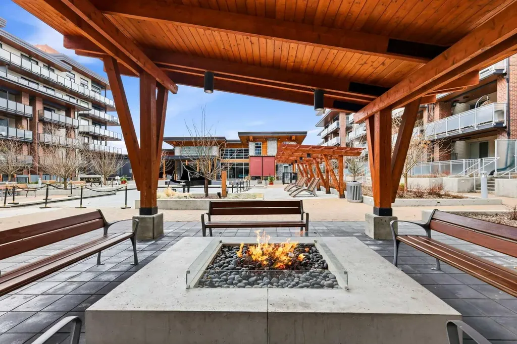 122 Mahogany Centre SE Calgary AB T3M 2Y1