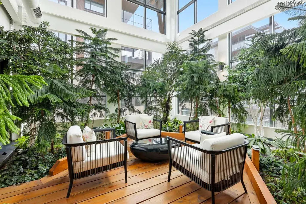122 Mahogany Centre SE Calgary AB T3M 2Y1
