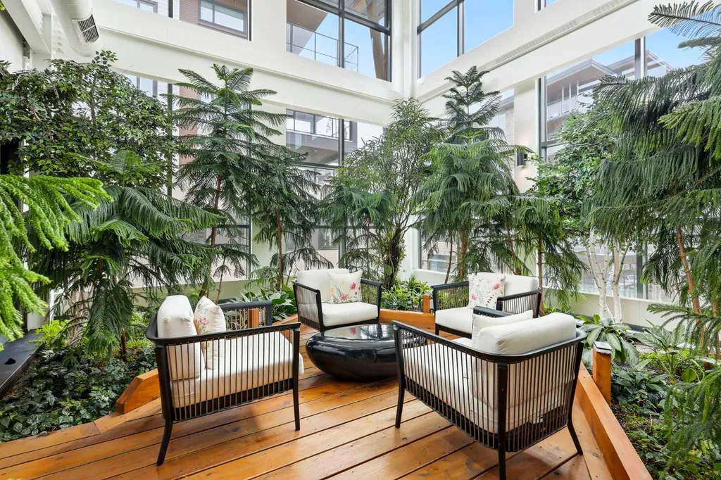 122 Mahogany Centre SE Calgary AB T3M 2Y1
