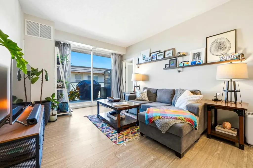 122 Mahogany Centre SE Calgary AB T3M 2Y1