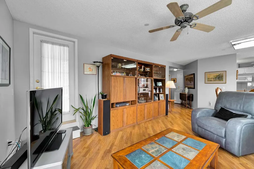 3206 Sienna Park Green SW Calgary AB T3G3N7
