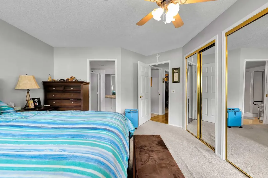 3206 Sienna Park Green SW Calgary AB T3H3N7